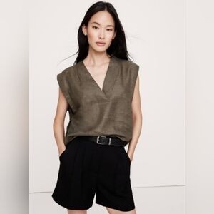 NWT Banana Republic Linen V-Neck Top / Spiced Olive Green